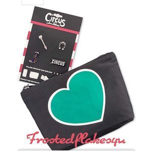 Sam Edelman Green Heart Zipper Pouch ✨NEW✨Tags